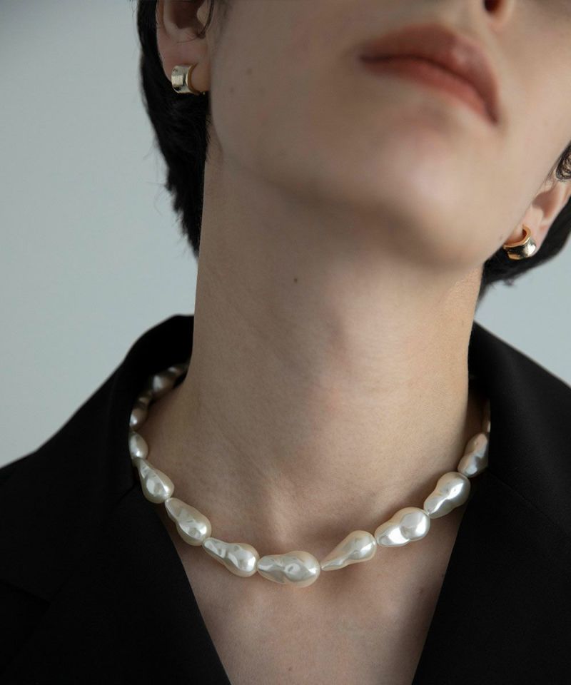 BAROQUE PEARL NECKLACE