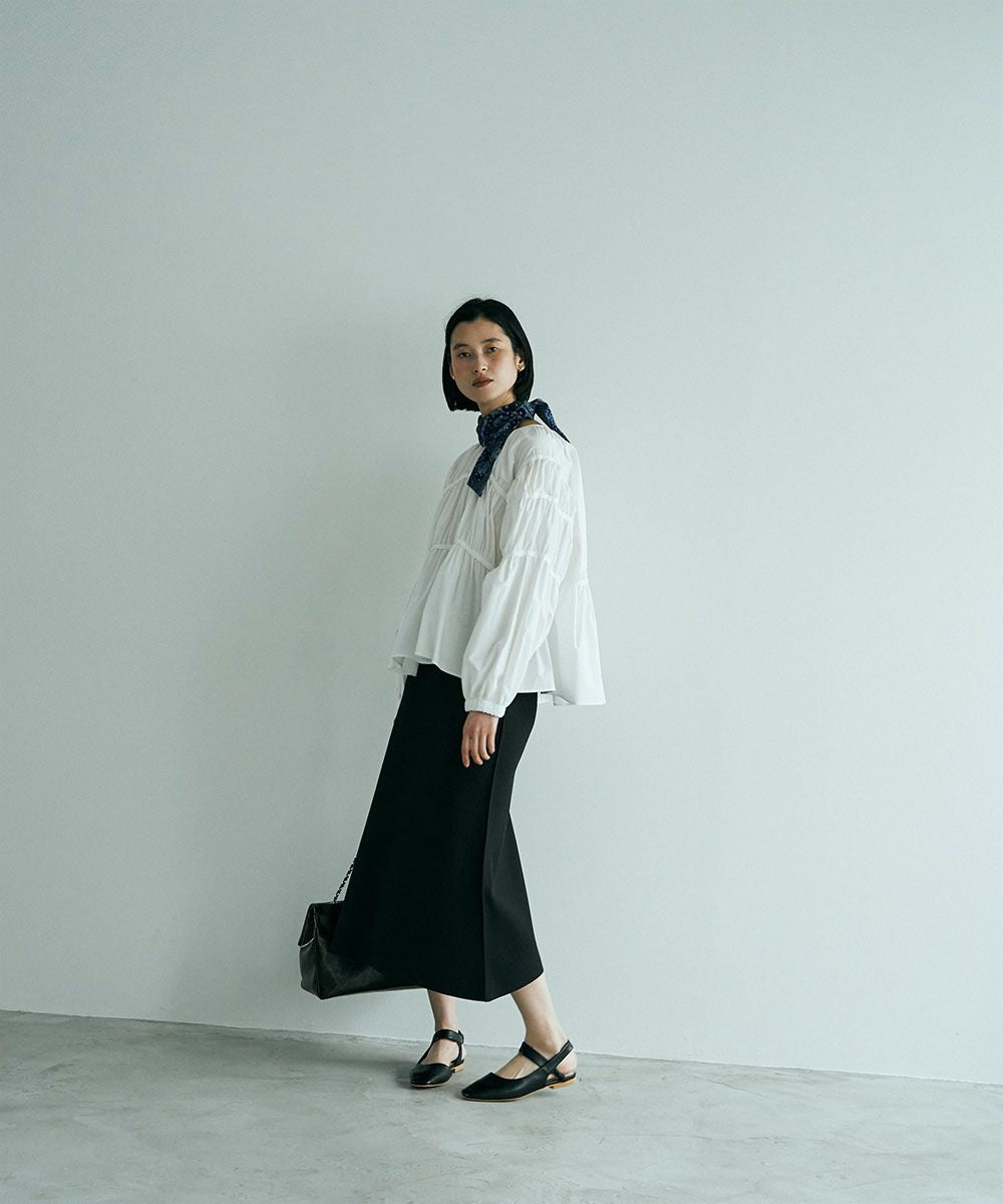 MONOTONE GATHER BLOUSE