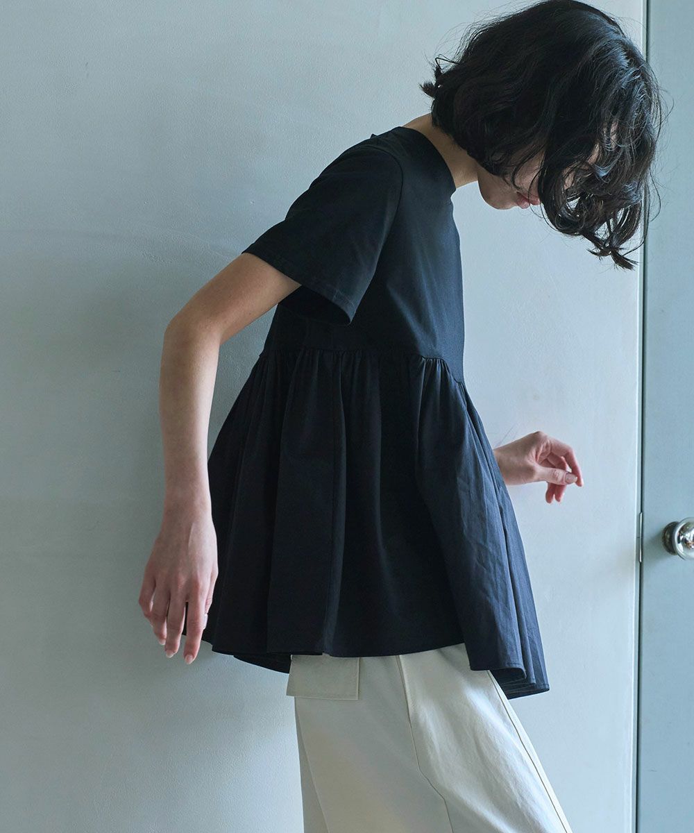 OTONA SWITCHING HALF PEPLUM TEE