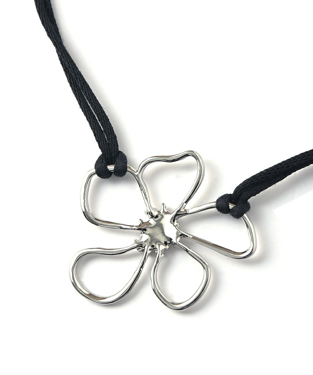 FLOWER CHOKER