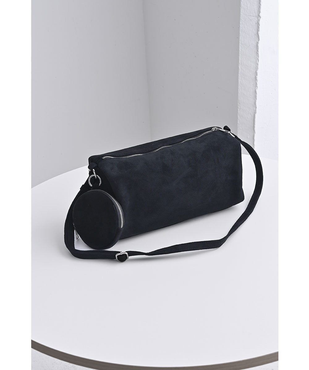 BLACK__752496-06.jpg-5