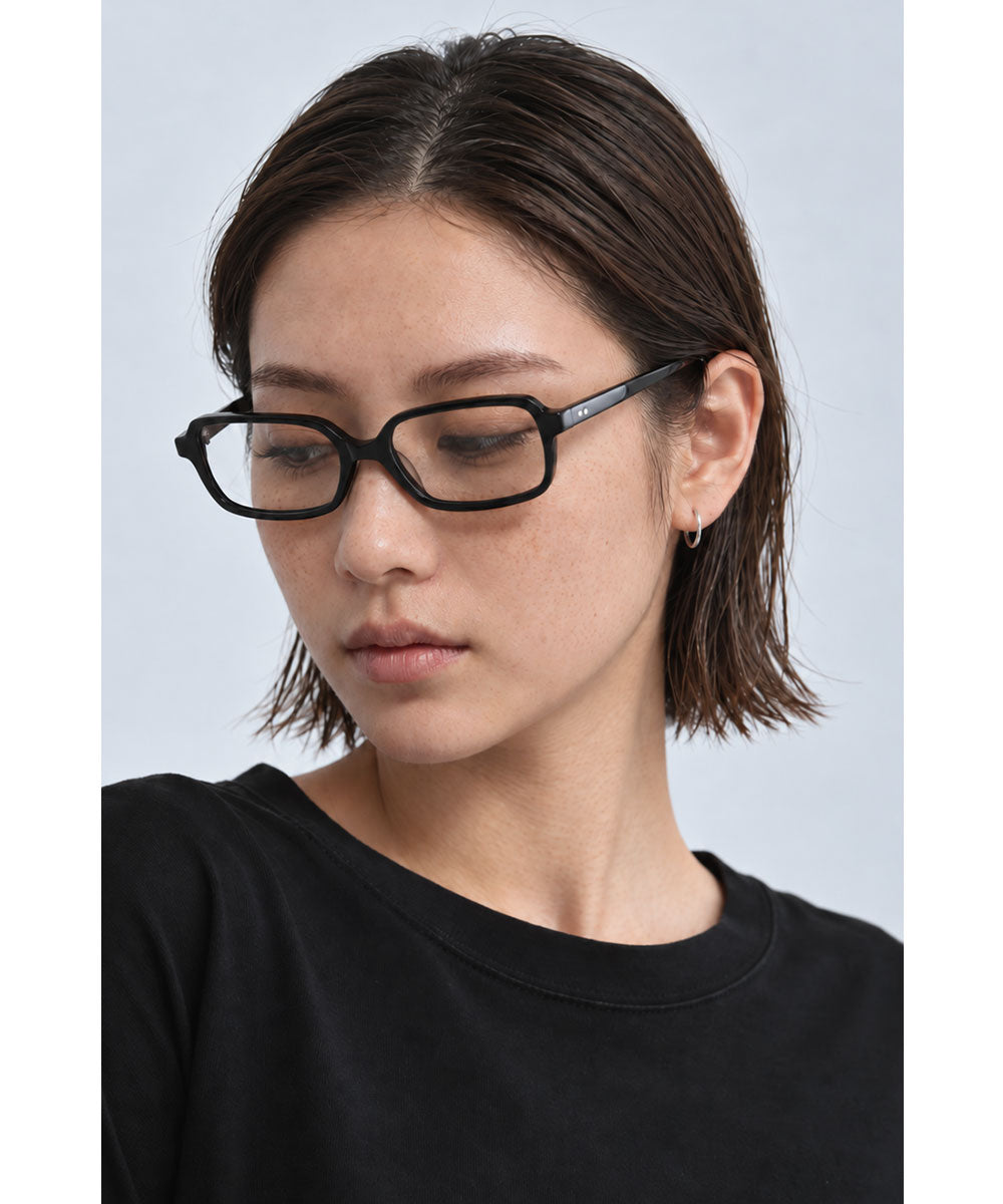 BLACK__752527-04.jpg-3