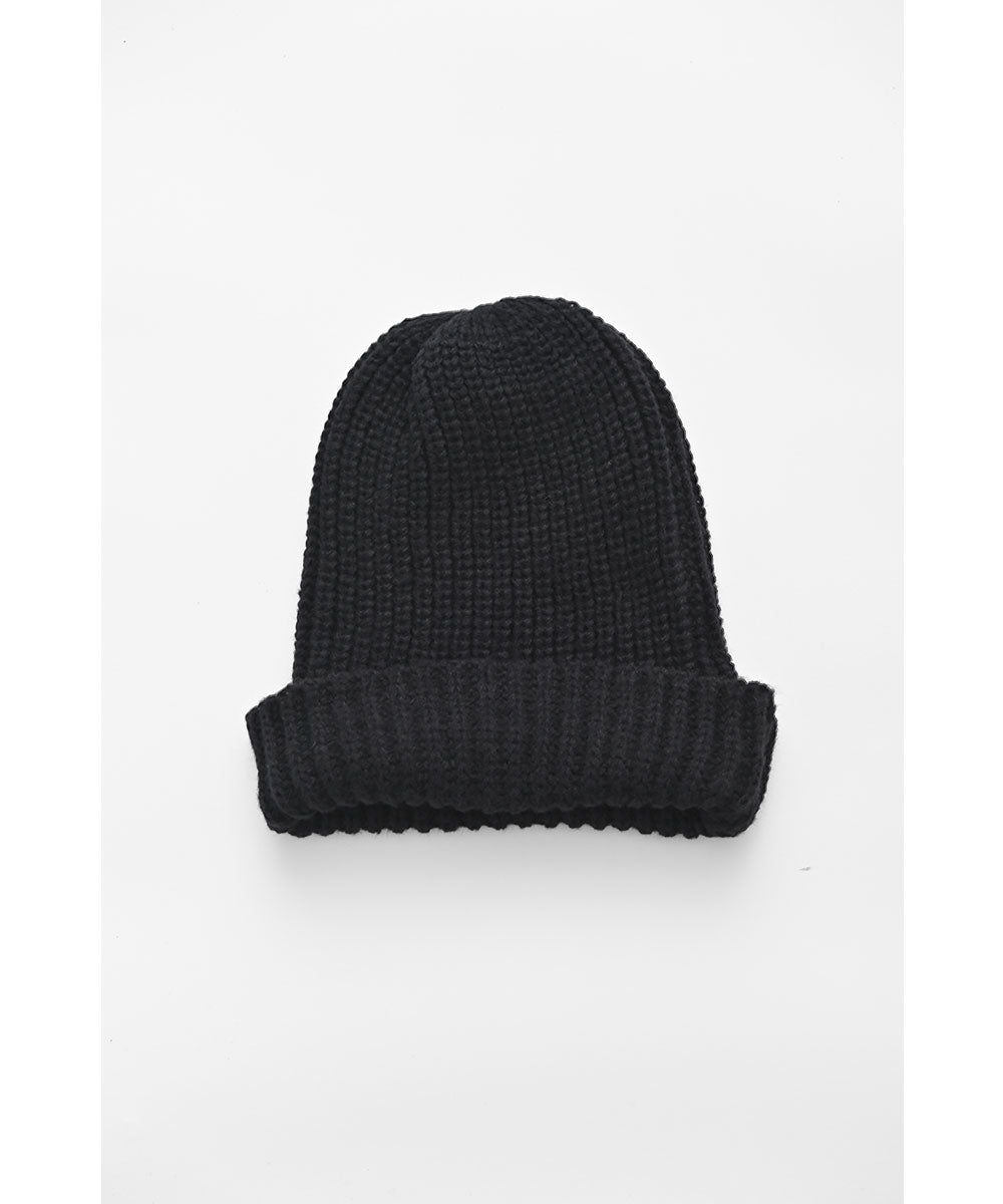 BLACK__752555-05.jpg-4